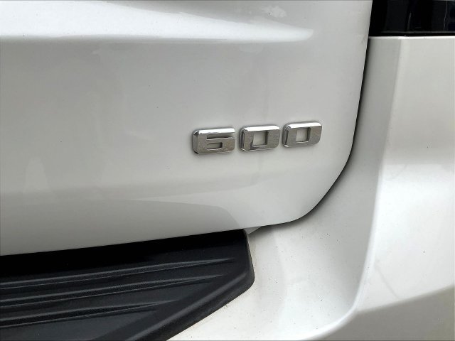 Used 2022 Cadillac Escalade Premium Luxury AWD/4WD image 25