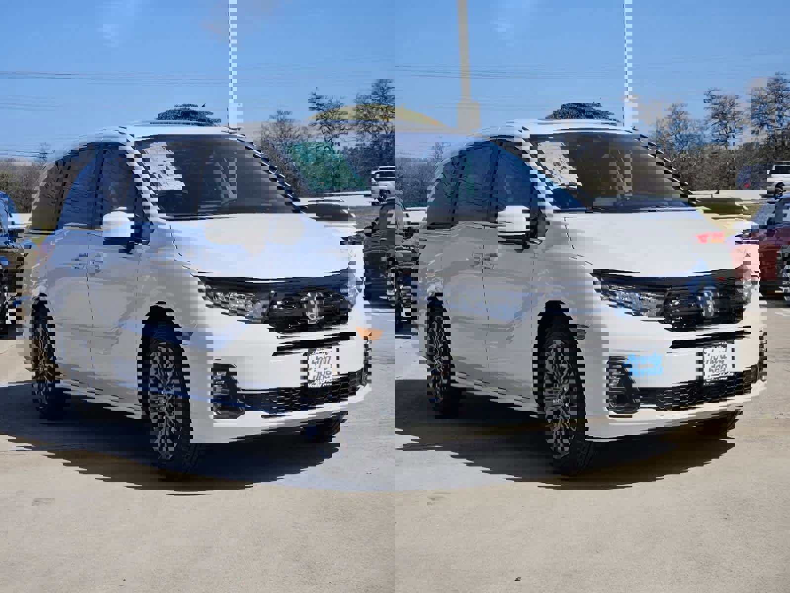 New 2026 Honda Odyssey Touring image 3