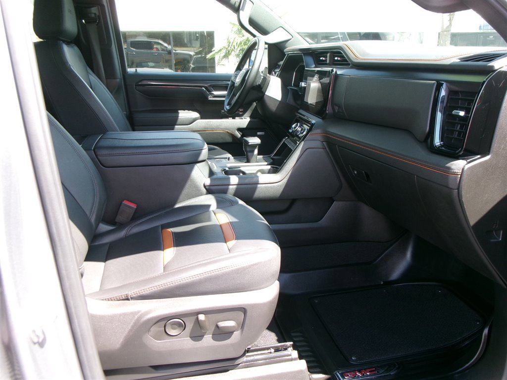 Used 2024 GMC Sierra 1500 AT4 w/ Technology Package image 14