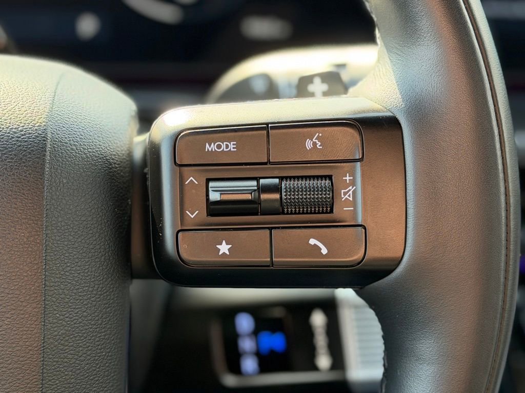 Used 2025 Hyundai Santa Fe Calligraphy image 15