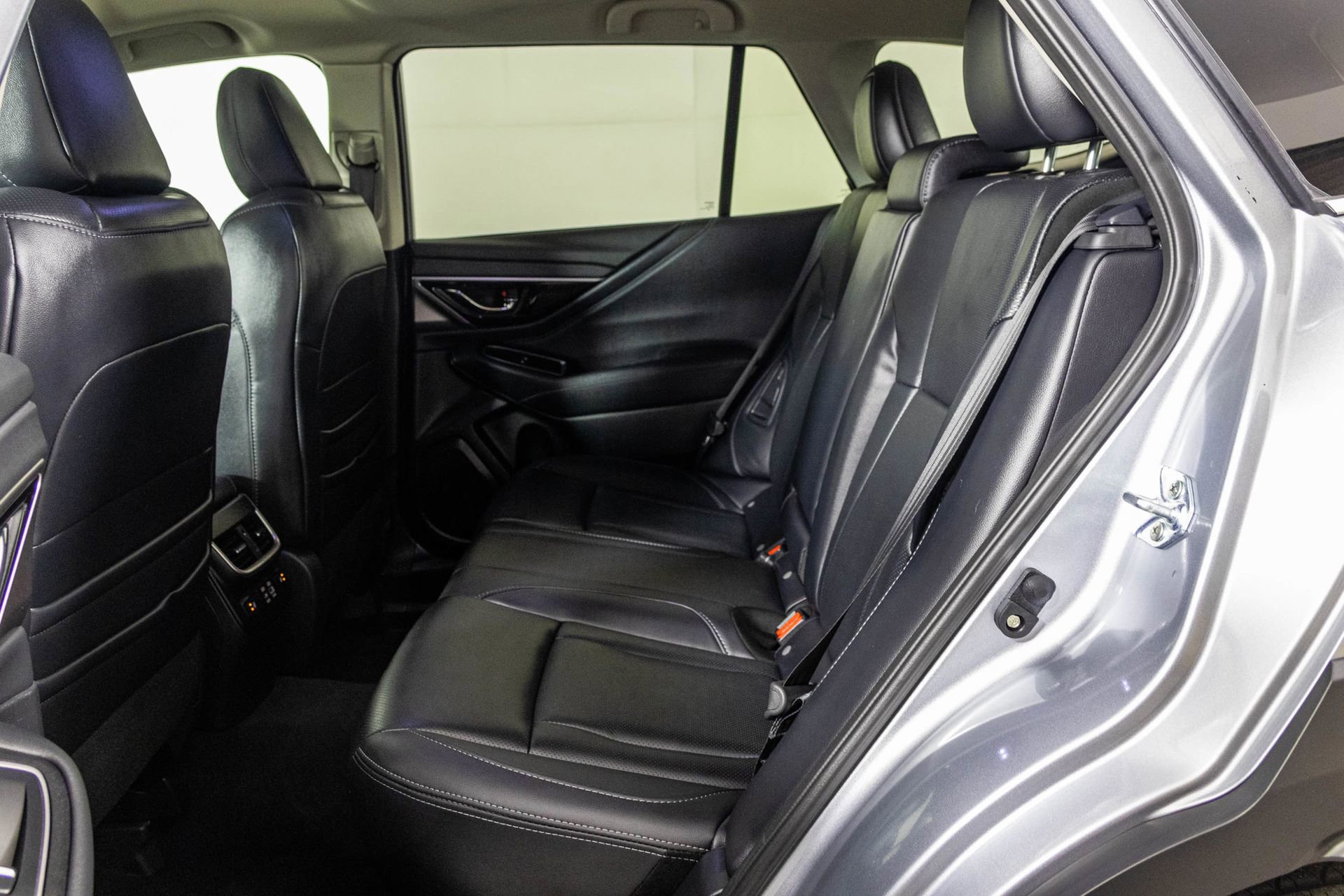 Used 2025 Subaru Outback Touring XT AWD/4WD image 40