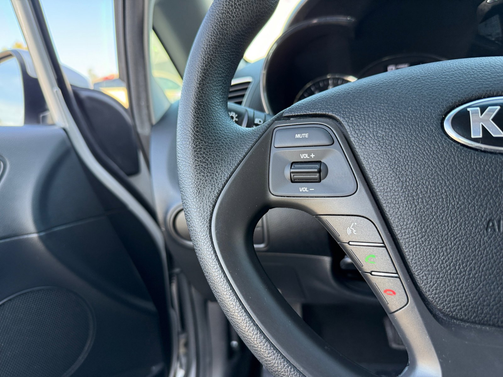 Used 2017 Kia Forte LX FWD image 21