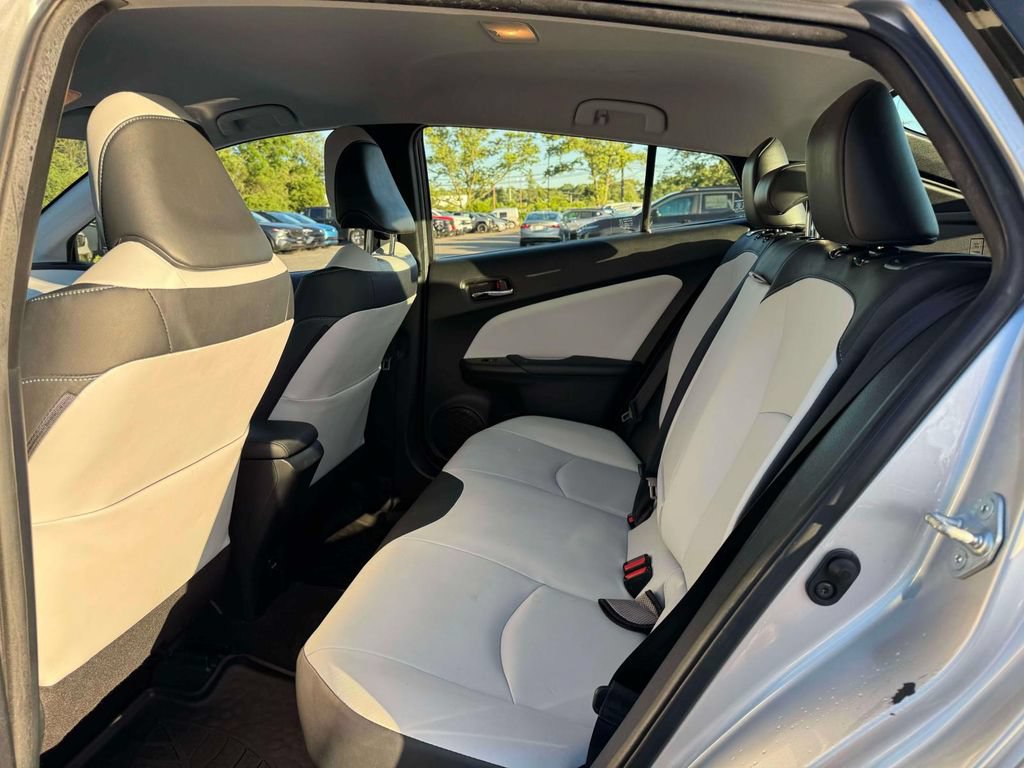 Used 2017 Toyota Prius Four FWD image 16