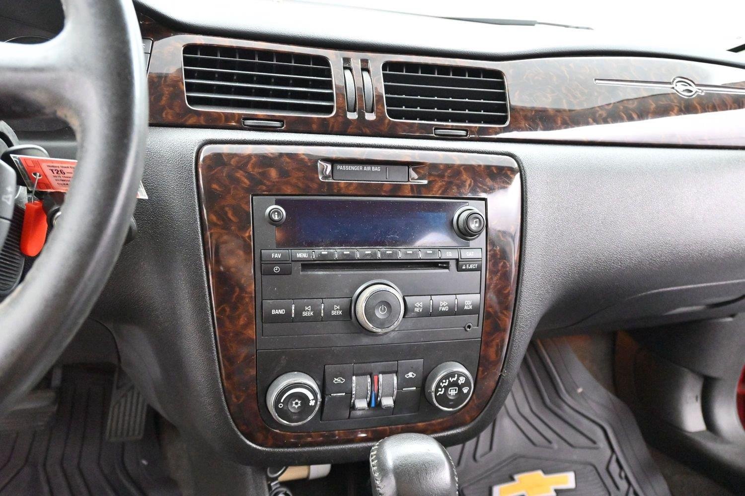 Used 2013 Chevrolet Impala LT w/ LT Sunroof Package FWD image 17