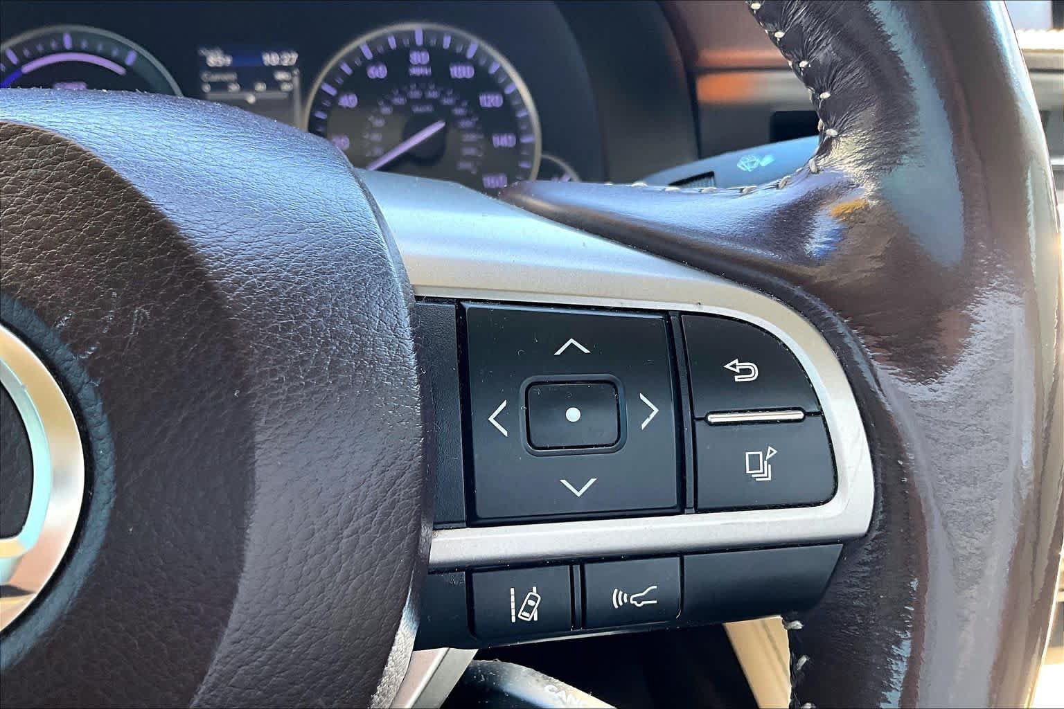 Used 2016 Lexus ES 300h w/ Navigation System Package FWD image 24