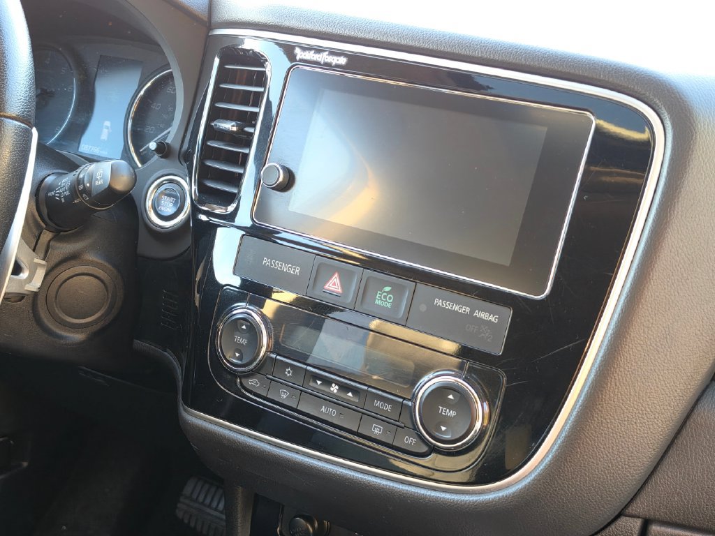 Used 2018 Mitsubishi Outlander GT AWD/4WD image 17