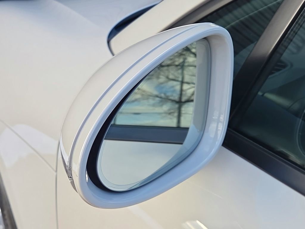 Certified 2022 Porsche Macan image 29