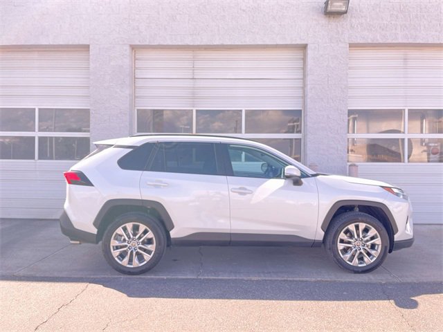 Used 2025 Toyota RAV4 XLE Premium image 1