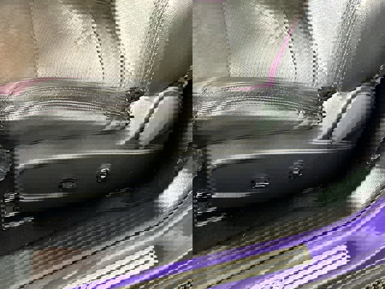 Used 2019 Dodge Challenger SXT image 18