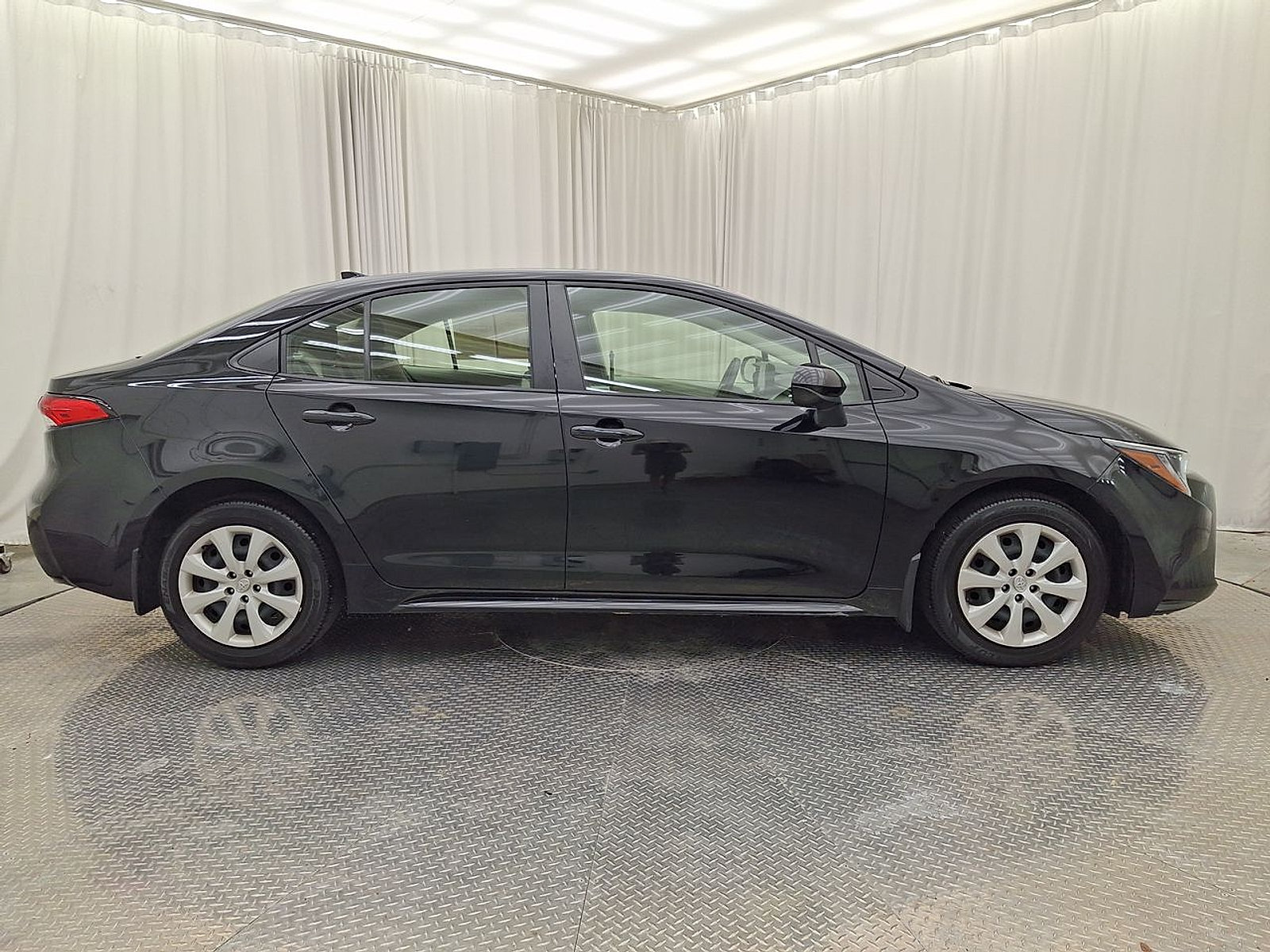 Certified 2023 Toyota Corolla LE w/ Carpet Mat Package (TMS) FWD image 29