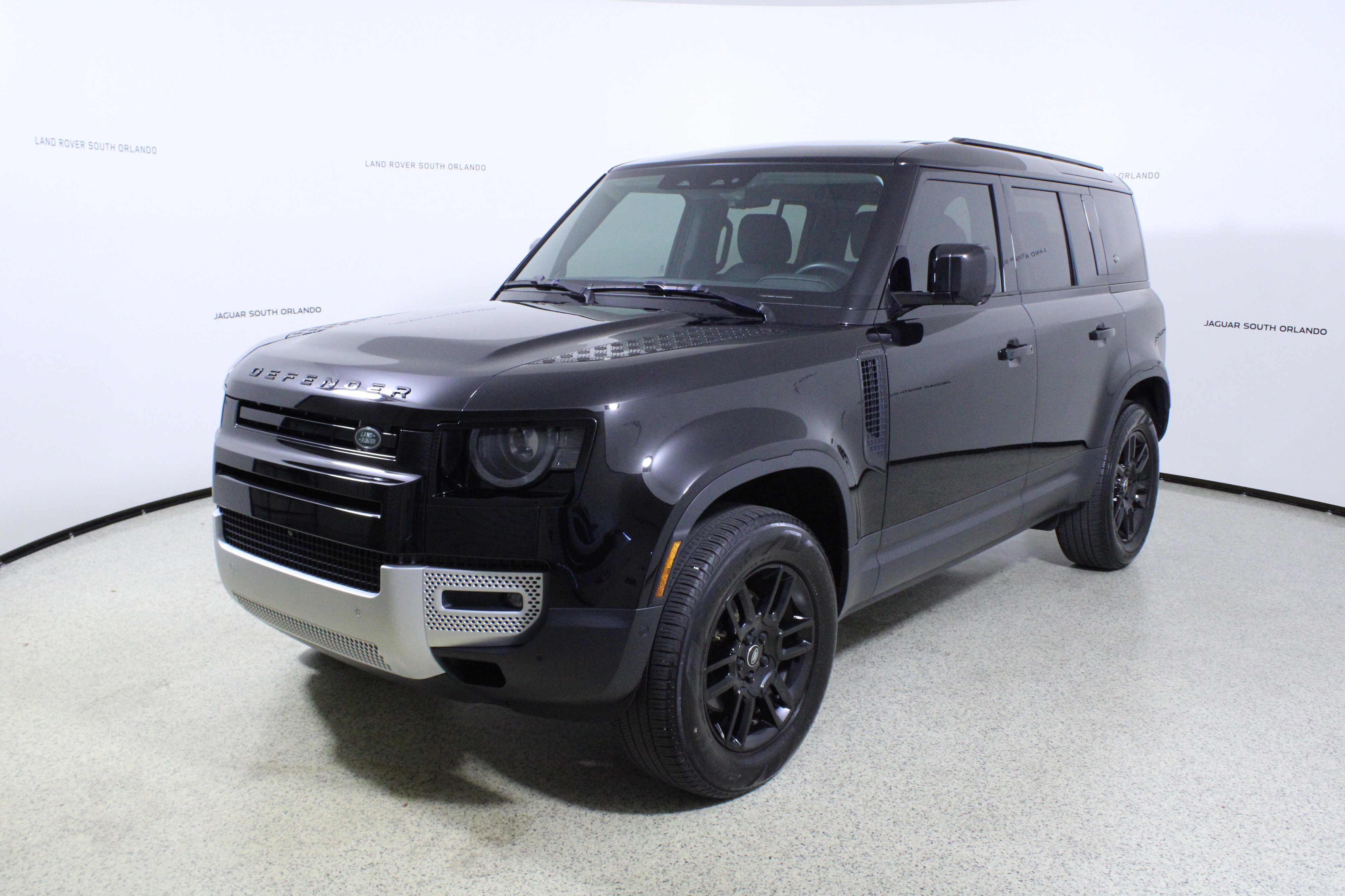 Used 2024 Land Rover Defender 110 S image 4