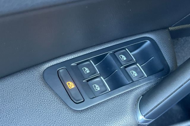 Used 2019 Volkswagen Golf R 4-Door image 12