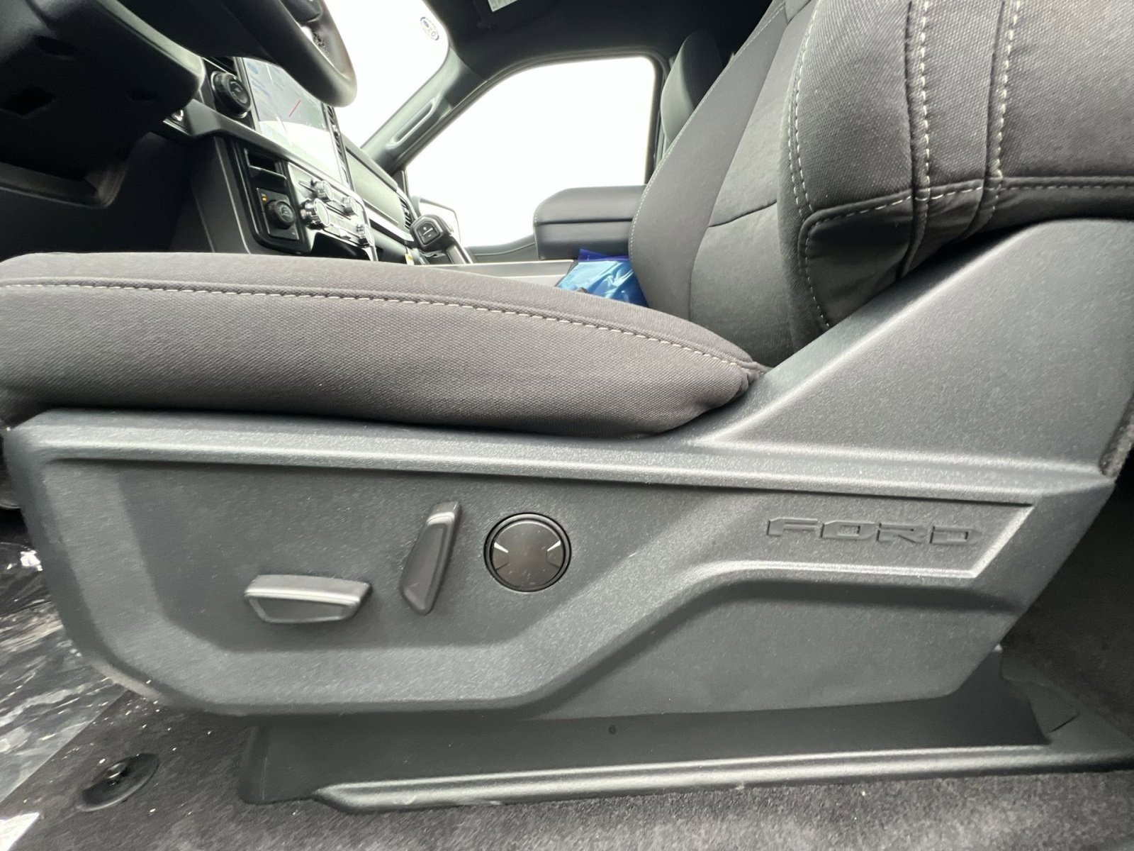 New 2026 Ford F150 XLT w/ Equipment Group 302A MID image 14