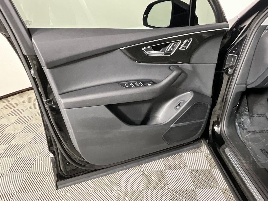Used 2022 Audi Q7 3.0T Premium Plus image 19