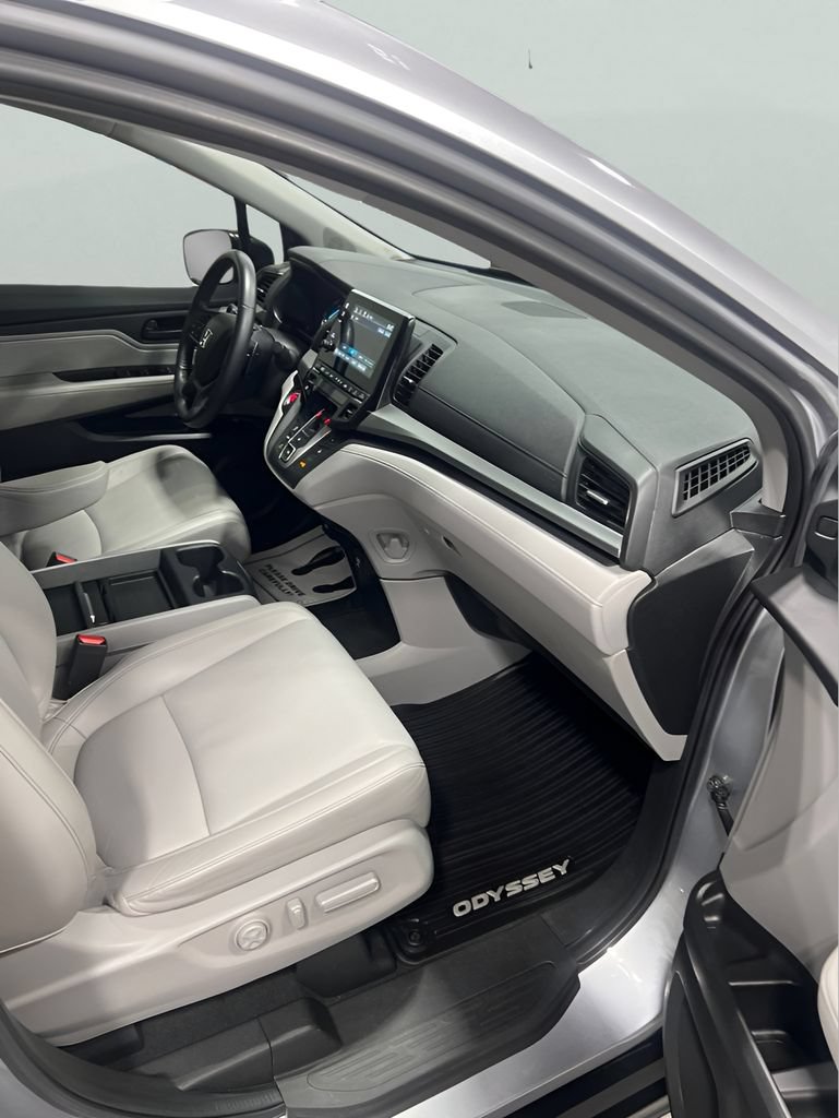 Used 2023 Honda Odyssey EX-L image 18
