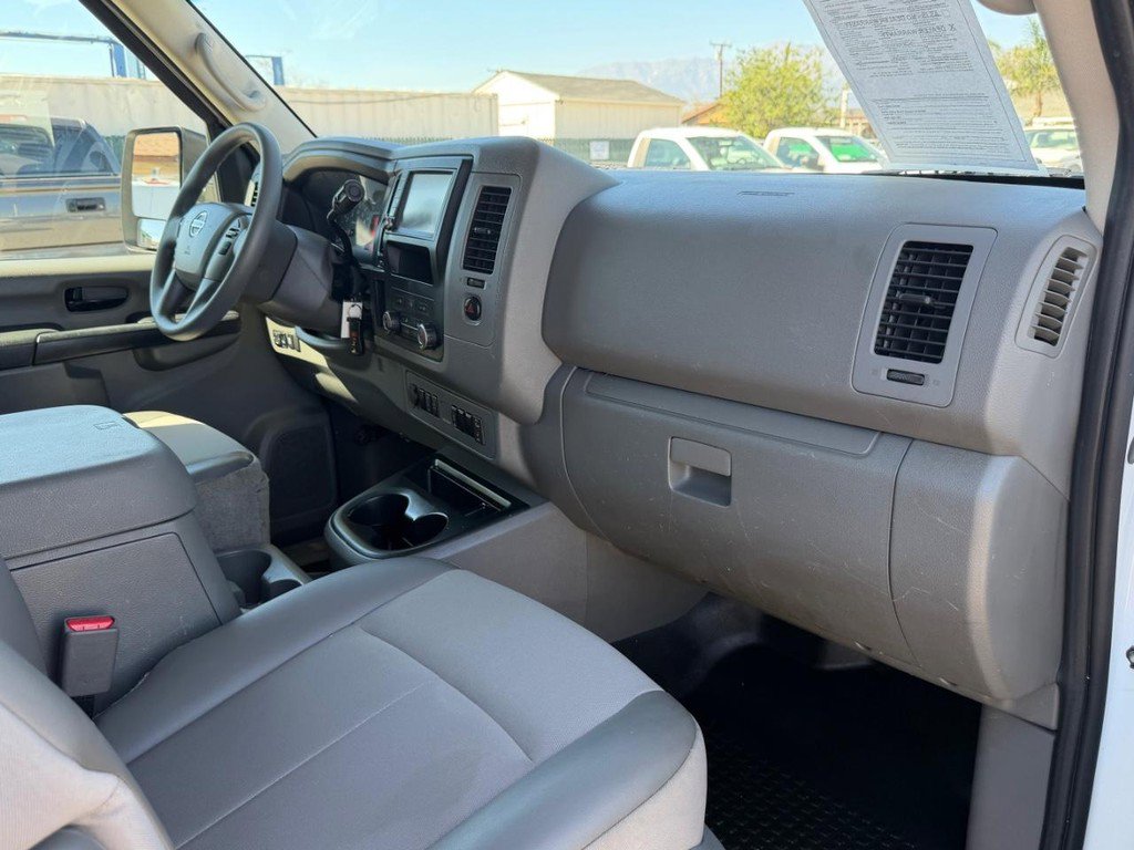 Used 2019 Nissan NV 3500 SL w/ Back Door Glass Package image 30