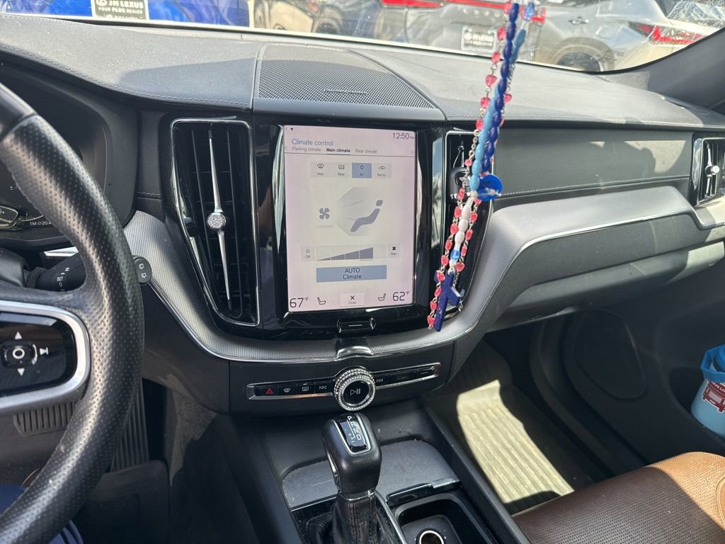 Used 2019 Volvo XC60 T5 Inscription w/ Protection Package image 3