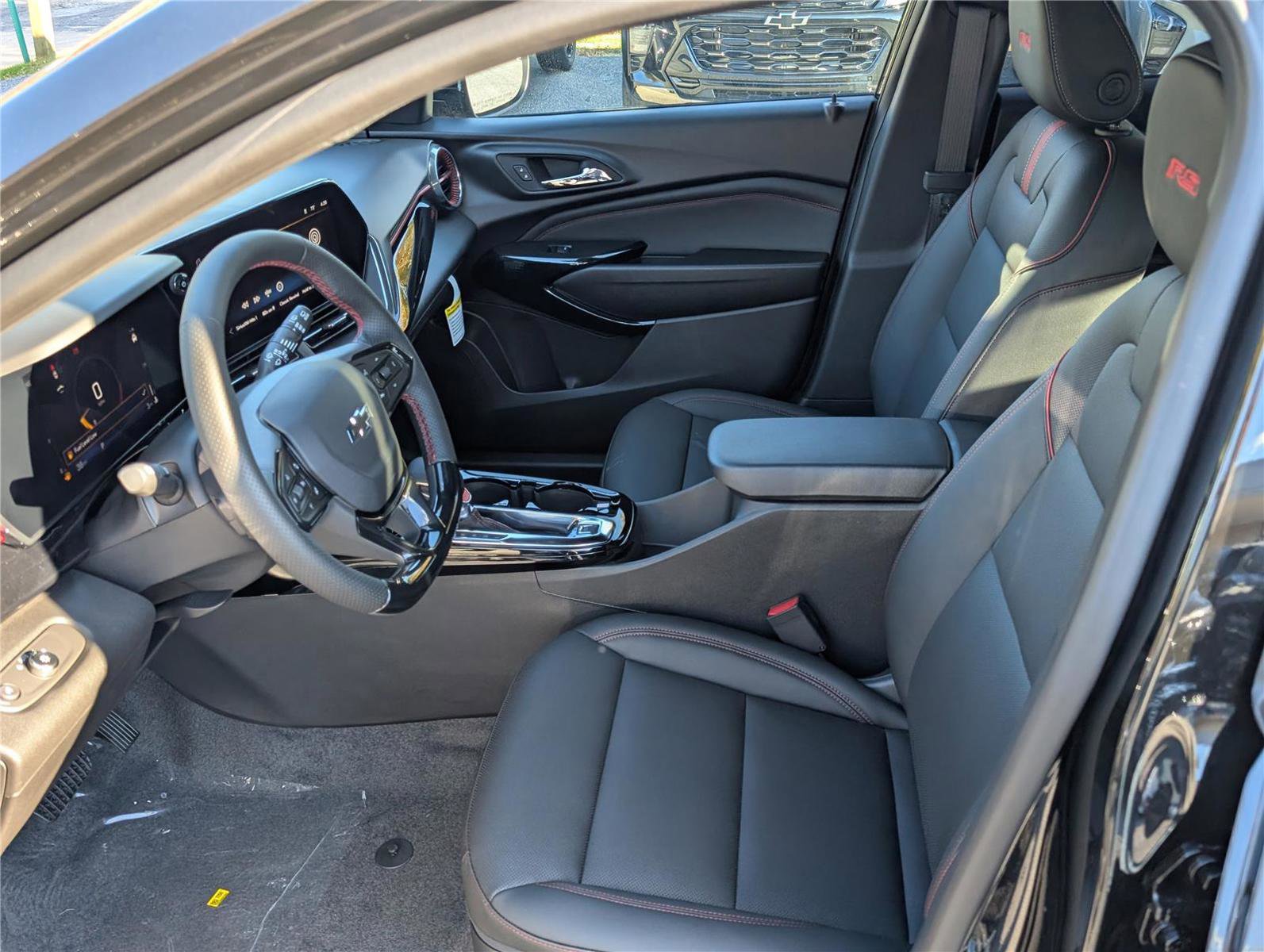 New 2026 Chevrolet Trax RS w/ Driver Confidence Package image 10