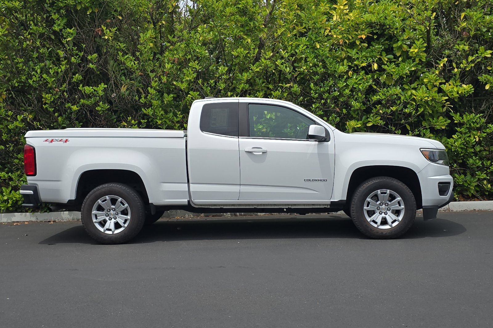 Used 2019 Chevrolet Colorado LT w/ Safety Package AWD/4WD image 3
