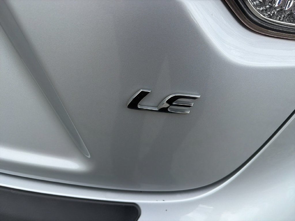 Used 2021 Toyota Corolla LE FWD image 33