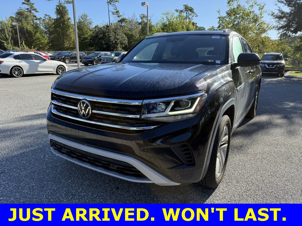 Used 2022 Volkswagen Atlas Cross Sport SE w/ Panoramic Sunroof Package
