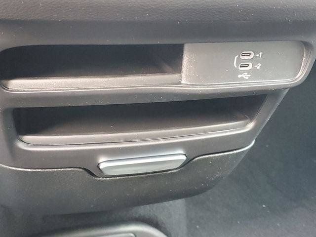 New 2027 Chrysler Pacifica Select AWD/4WD image 28