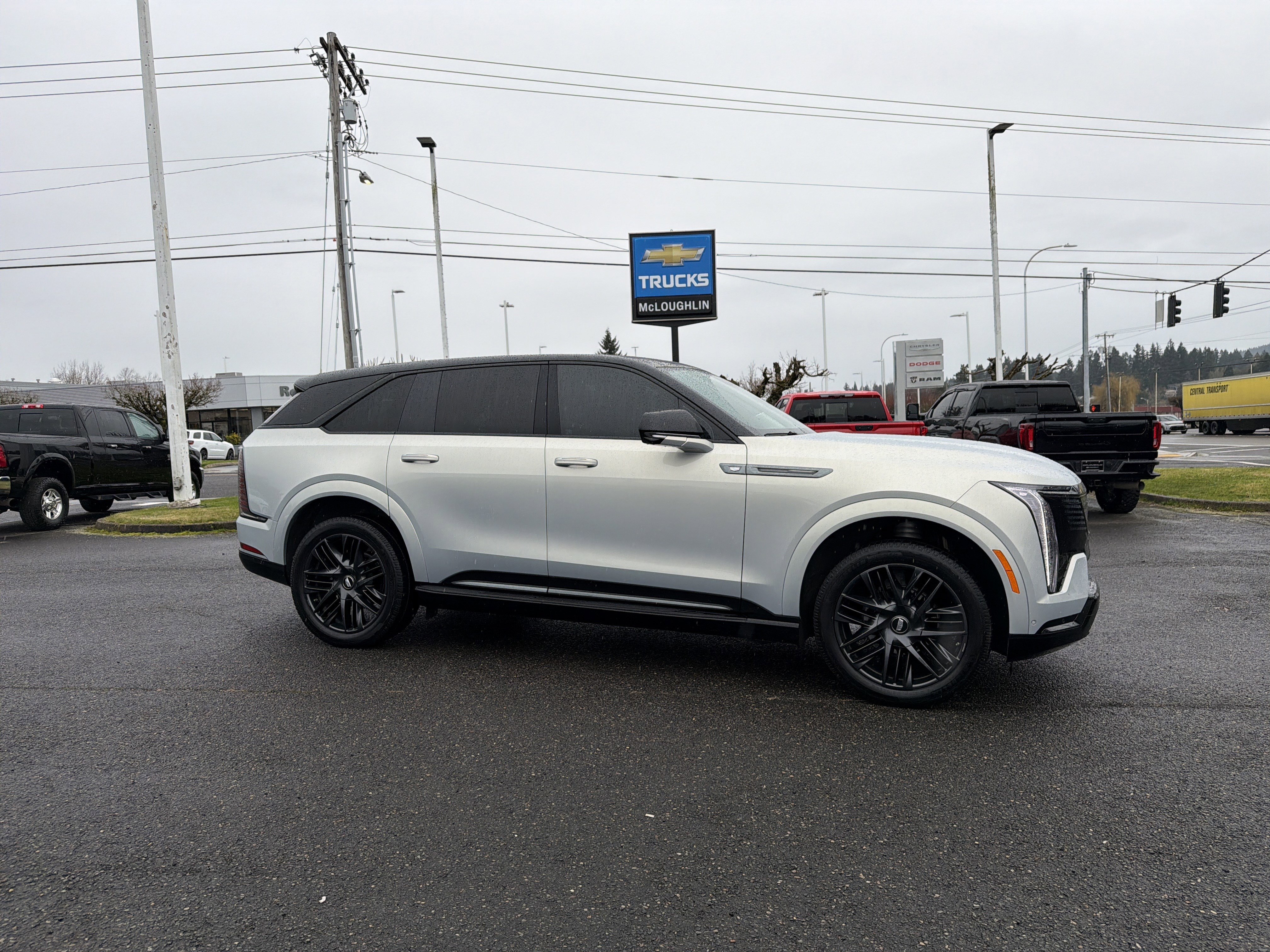 Used 2025 Cadillac Escalade IQ Sport 2 w/ LPO, ONYX Package image 7