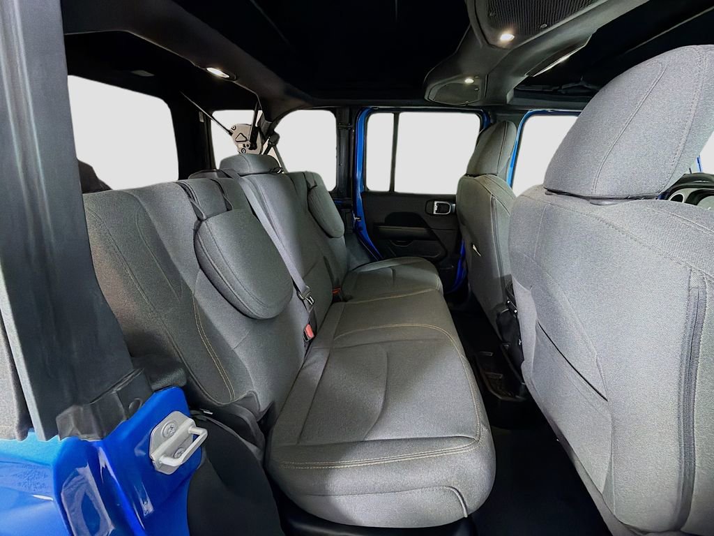 Used 2024 Jeep Wrangler Unlimited Sahara image 28