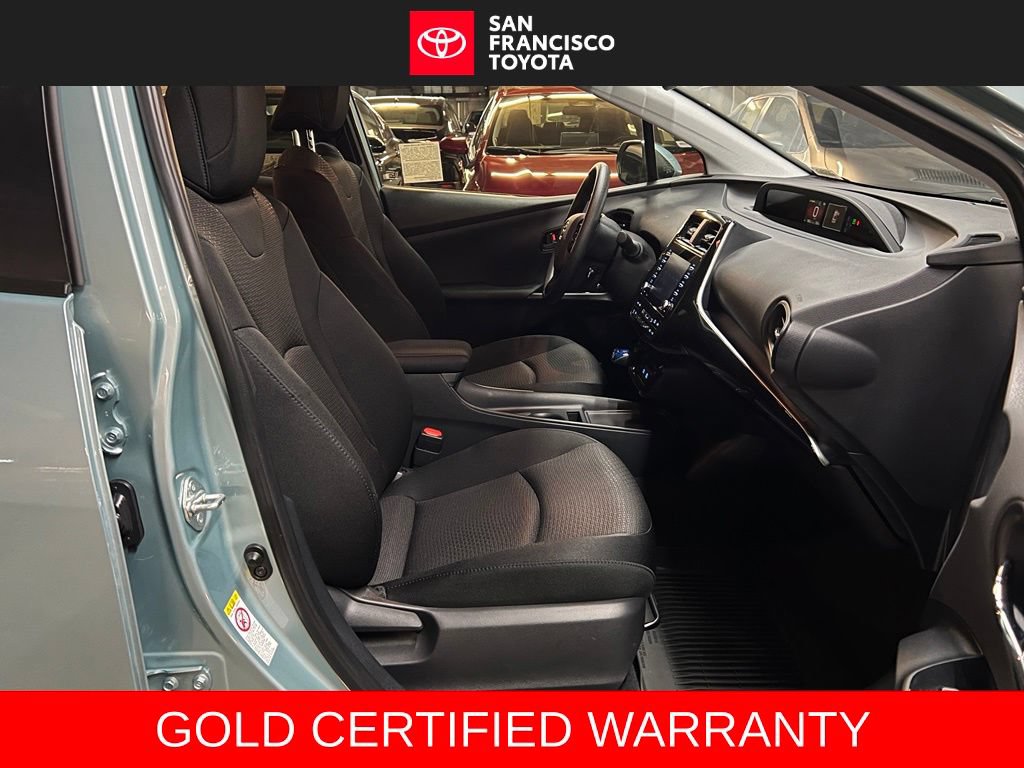 Certified 2022 Toyota Prius LE FWD image 17