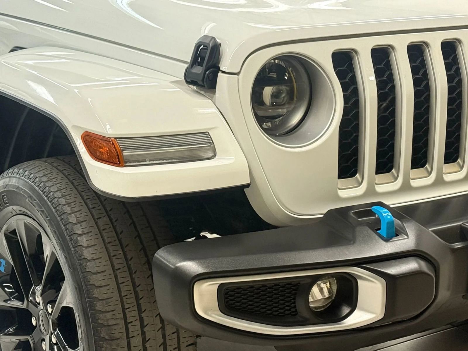 Used 2023 Jeep Wrangler Unlimited Sahara w/ Cold Weather Group image 6
