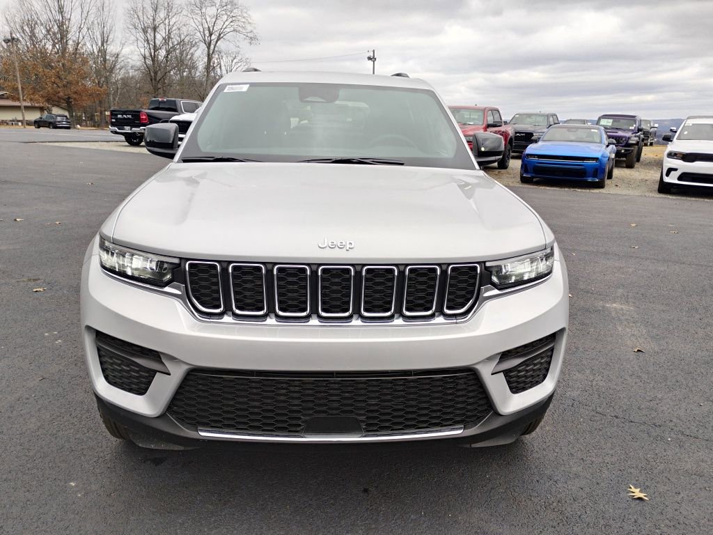 New 2025 Jeep Grand Cherokee Laredo X w/ Trailer Tow Package image 2