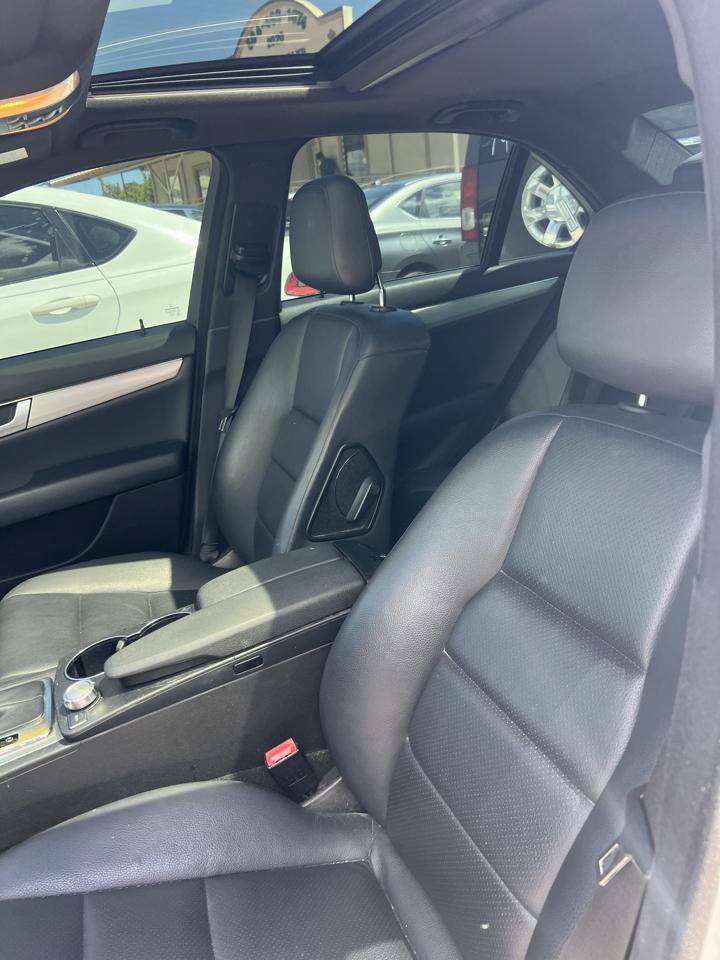 Used 2013 Mercedes-Benz C 250 Sedan image 9
