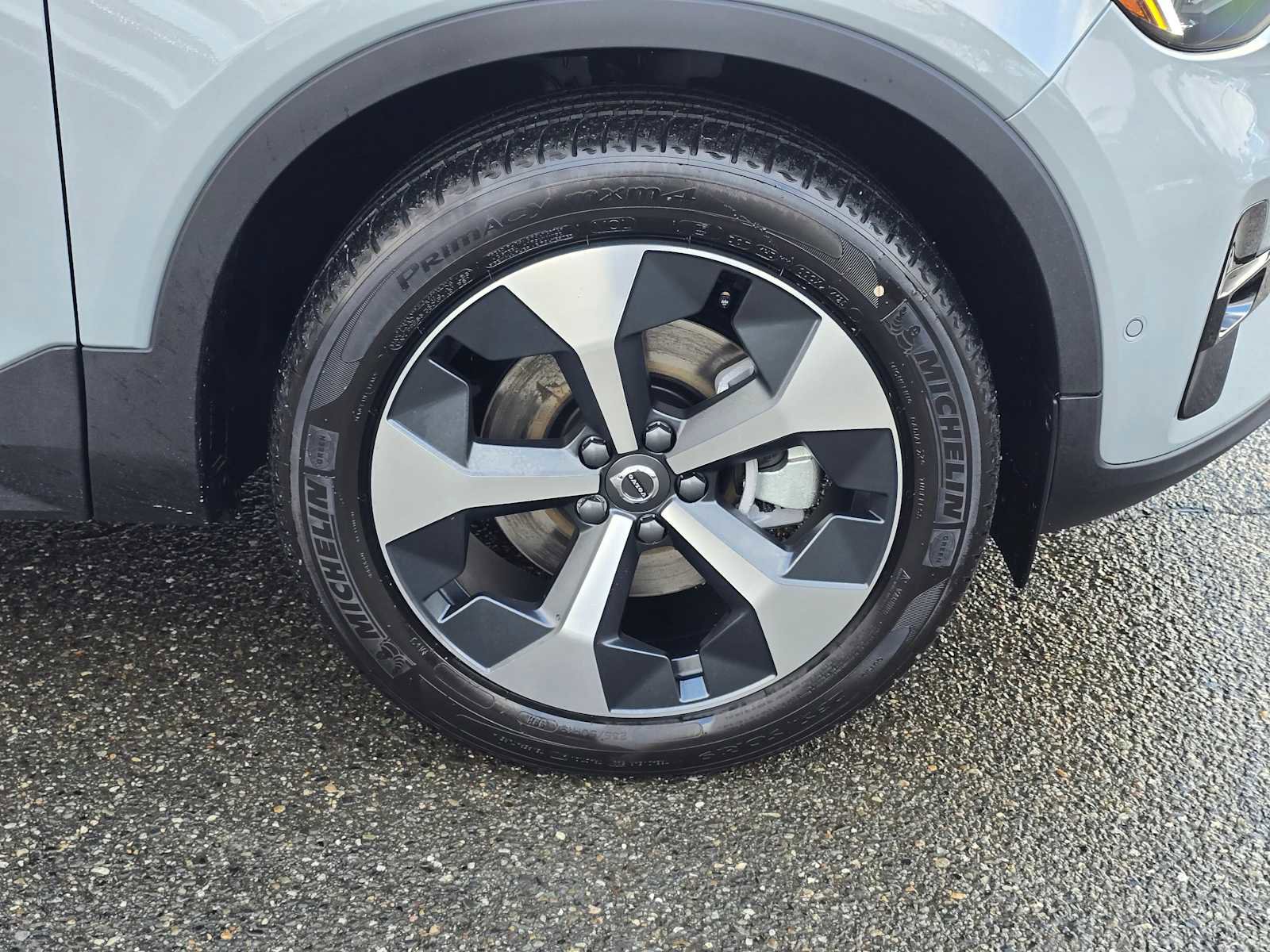 New 2026 Volvo XC40 B5 Plus w/ Protection Package Premier image 9