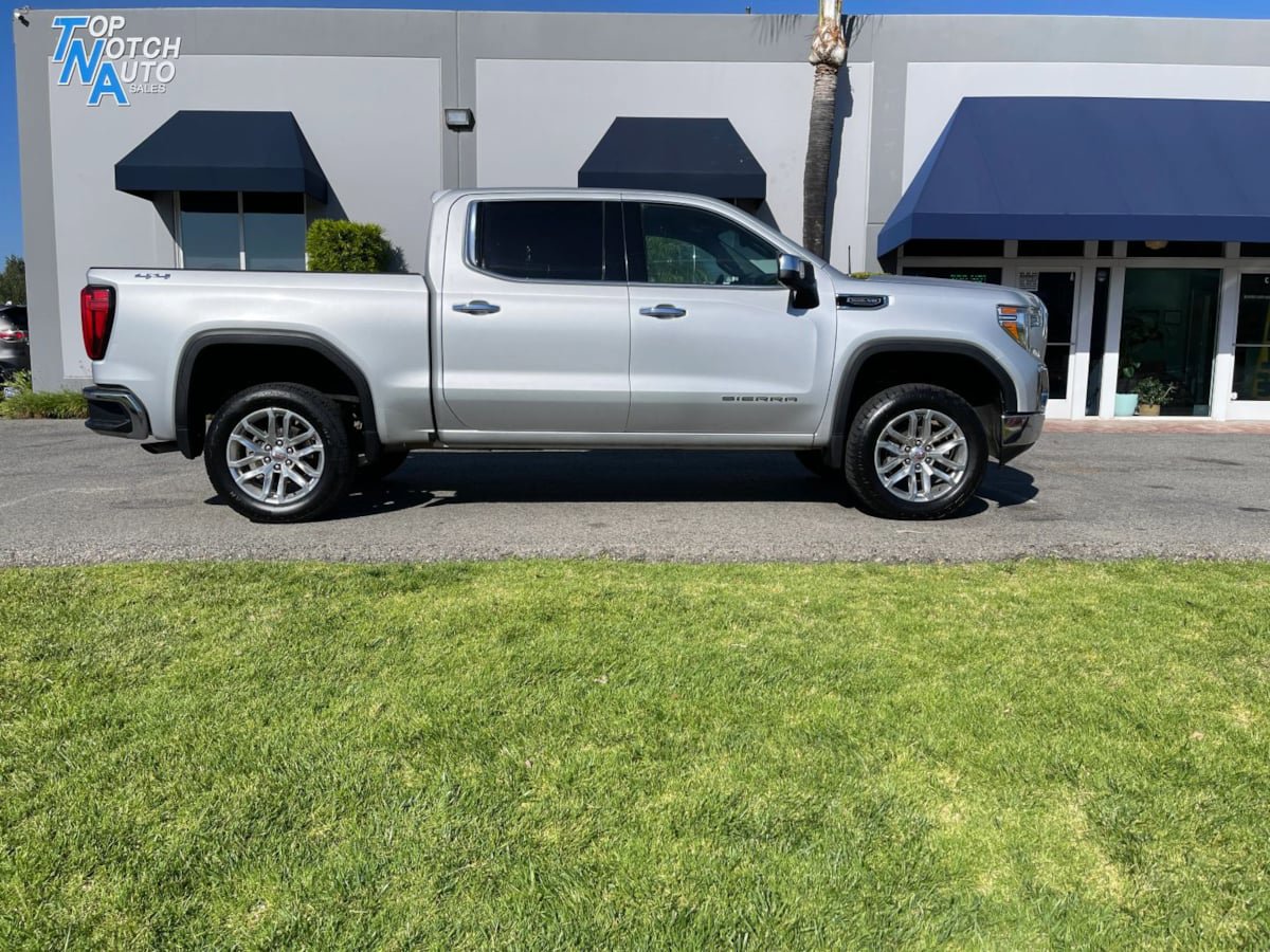 Used 2019 GMC Sierra 1500 SLT w/ SLT Premium Plus Package AWD/4WD image 4