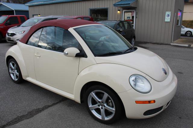 Used 2009 Volkswagen Beetle S image 3