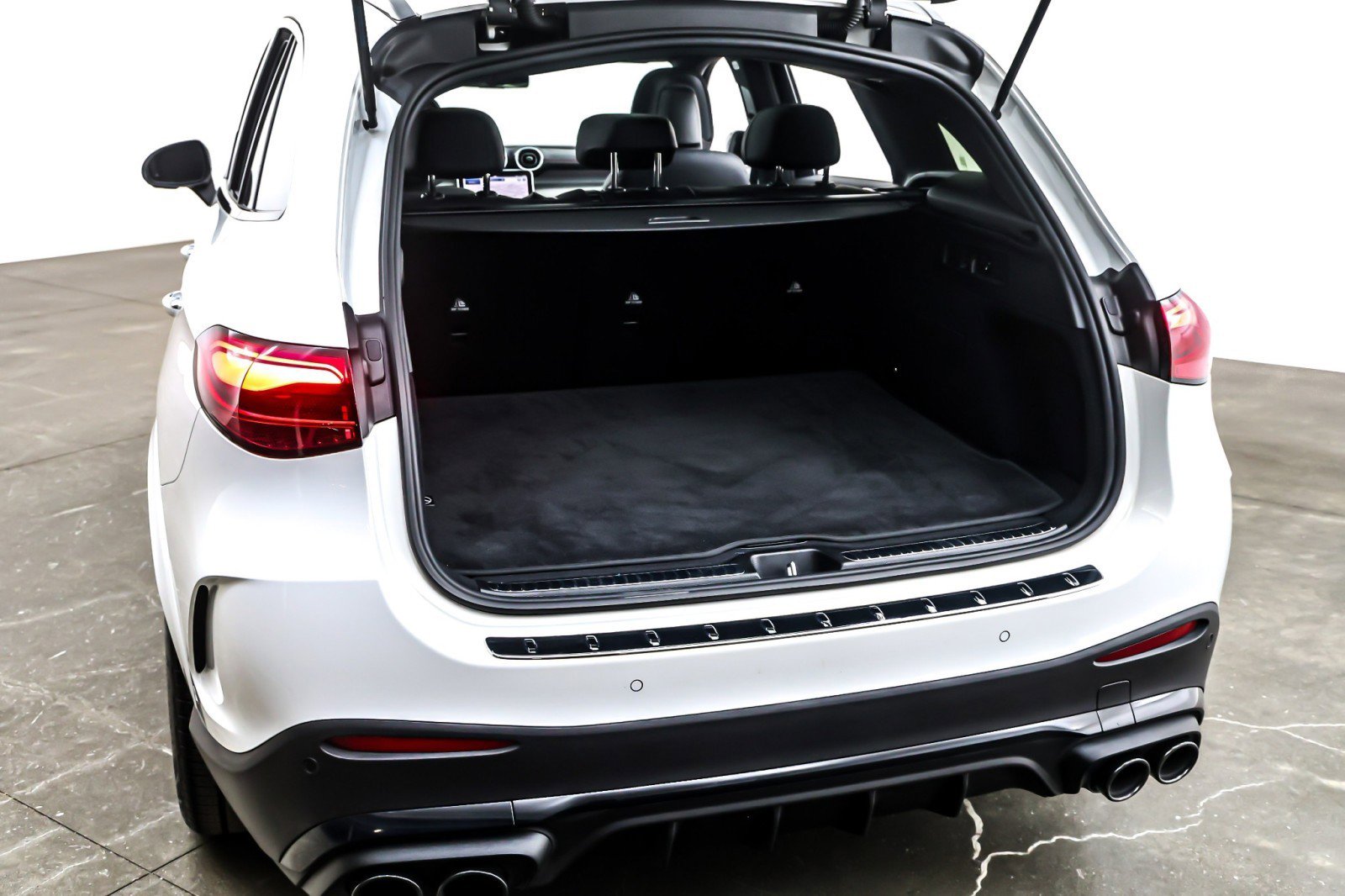 Used 2024 Mercedes-Benz GLC 43 AMG 4MATIC image 24