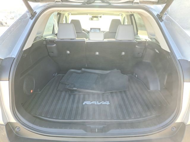 Used 2021 Toyota RAV4 XLE Premium AWD/4WD image 28