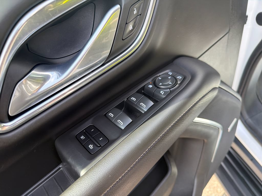 Certified 2023 GMC Yukon SLT w/ SLT Luxury Package AWD/4WD image 13