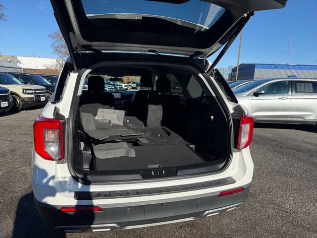 Used 2022 Ford Explorer XLT w/ Equipment Group 202A image 11