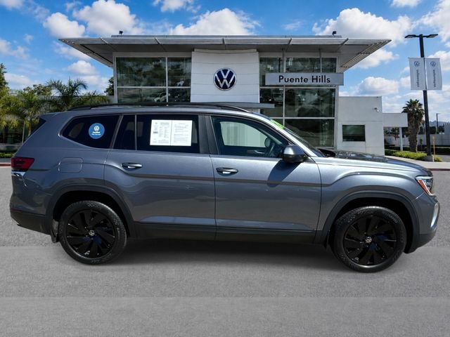 Certified 2024 Volkswagen Atlas SE w/ Panoramic Sunroof Package FWD image 3