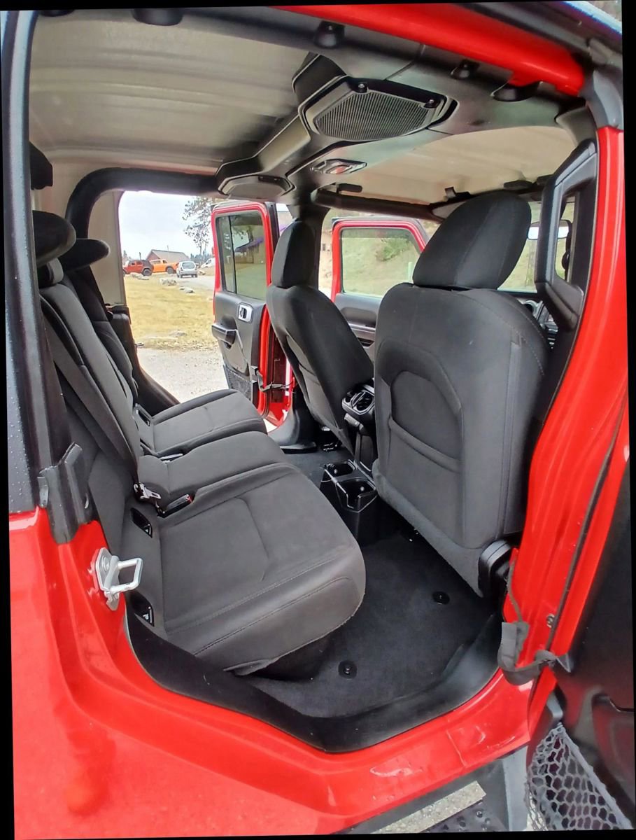 Used 2020 Jeep Gladiator Sport w/ Quick Order Package 24S AWD/4WD image 14