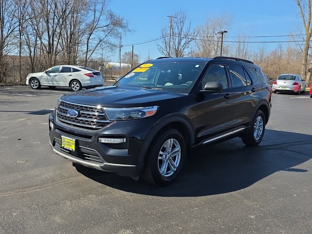Used 2020 Ford Explorer XLT w/ Equipment Group 202A image 3