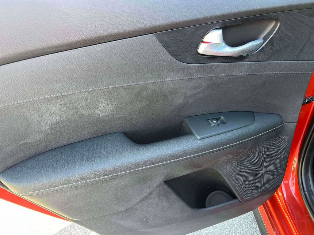 Used 2021 Kia Forte GT-Line w/ GT-Line Premium Package image 5