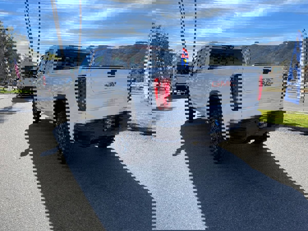 Used 2025 GMC Sierra 1500 AT4X image 8