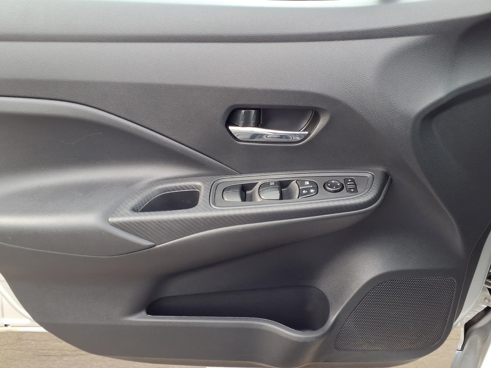 Used 2025 Nissan Versa SV FWD image 20