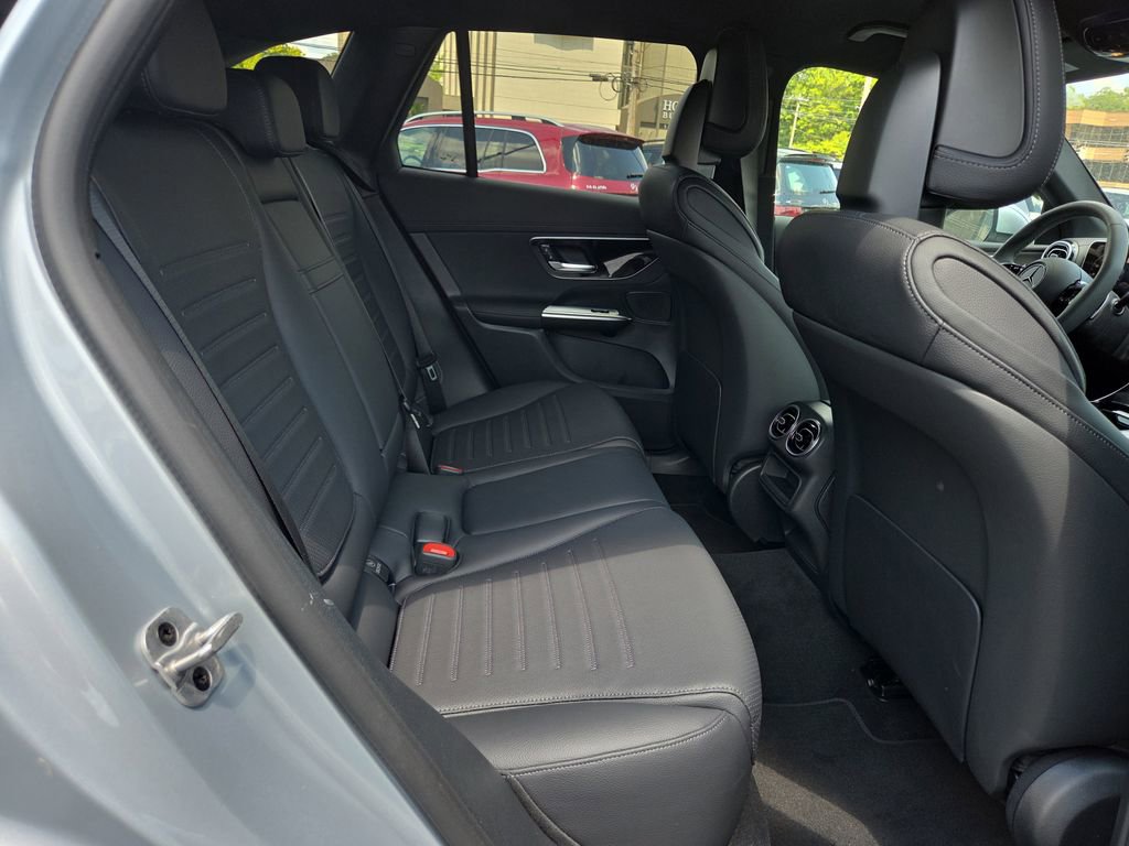 New 2025 Mercedes-Benz GLC 350e 4MATIC image 16