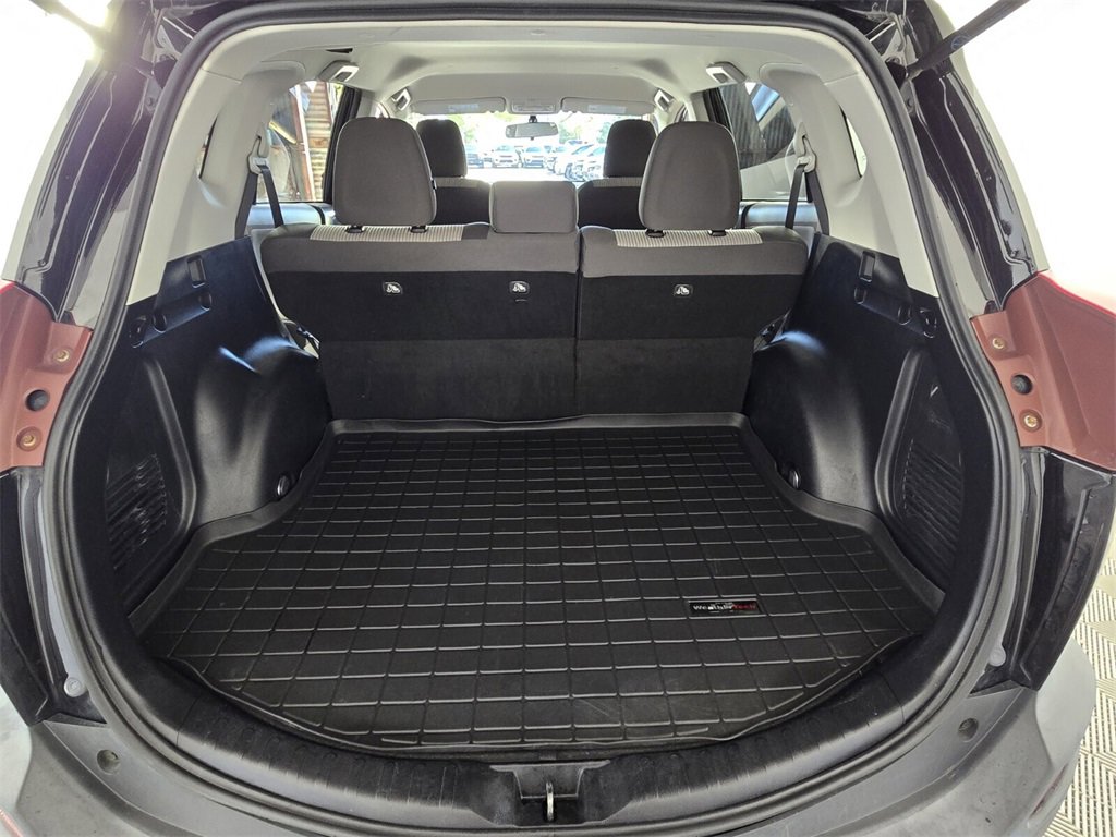 Used 2013 Toyota RAV4 LE image 14