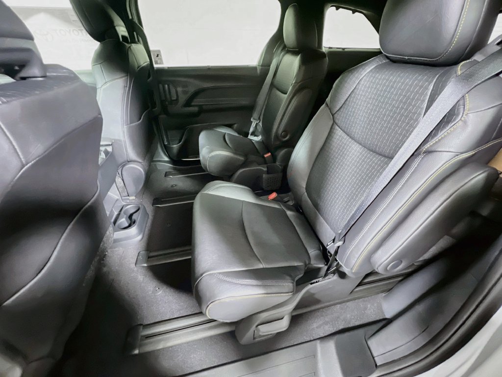 New 2026 Toyota Sienna XLE Woodland Edition AWD/4WD image 19