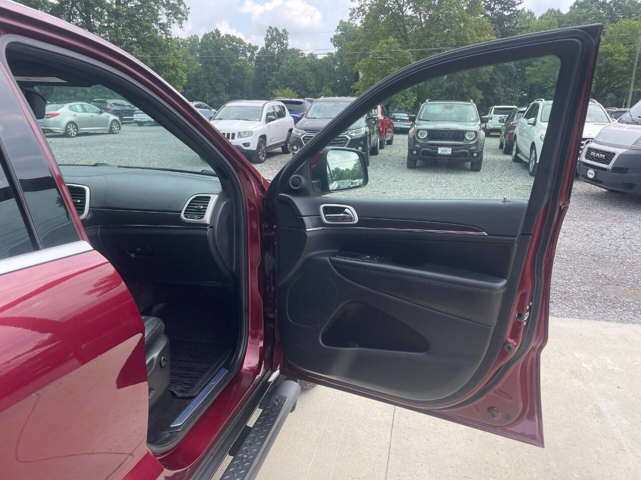 Used 2018 Jeep Grand Cherokee Limited image 13