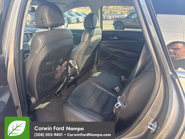 Used 2018 Kia Sorento AWD image 12